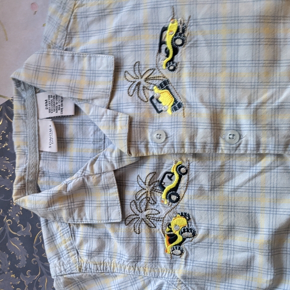🐻24 months, Sonoma plaid cotton shirt with Jeep embellishments - Picture 2 of 5